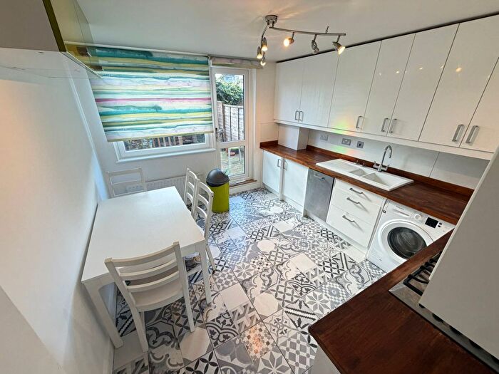 4 Bedroom Terraced House To Rent In Rainhill Way, London, E3