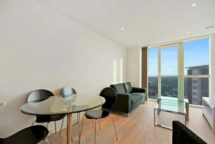 1 Bedroom Apartment To Rent In Pinnacle Apartments, Saffron Central Square, Croydon, CR0