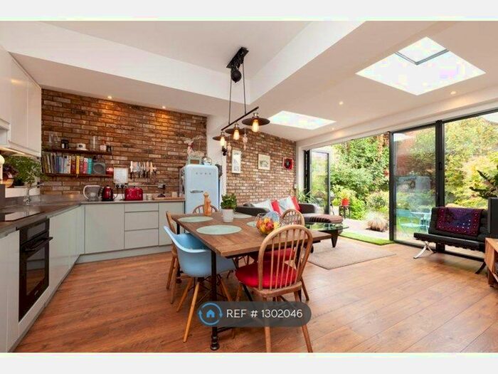 2 Bedroom Flat To Rent In Alexandra Park Road, London N22