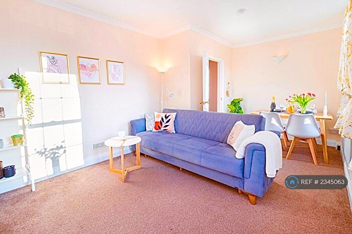 2 Bedroom Maisonette To Rent In Merryfield, London, SE3