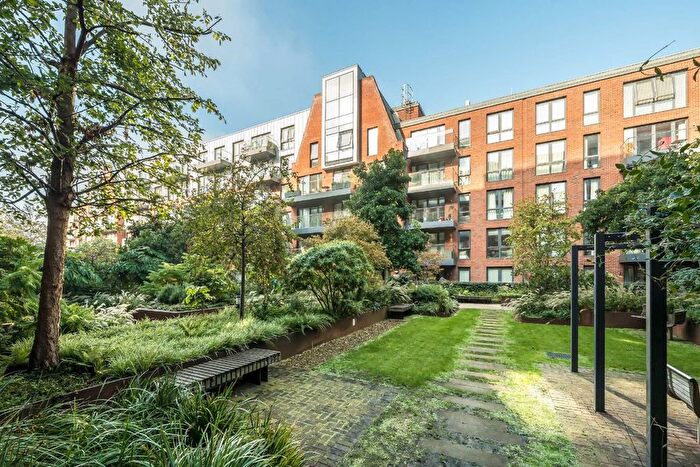 4 Bedroom Flat For Sale In Gaumont Place, Streatham, SW2