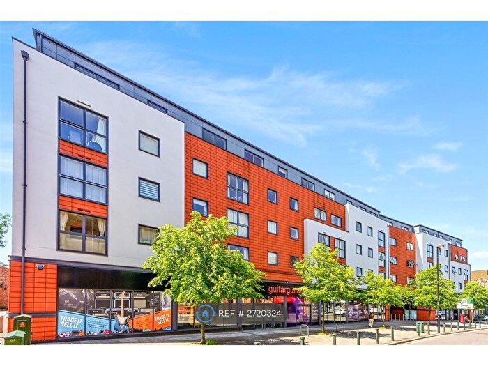 1 Bedroom Flat To Rent In Capitol Square, Epsom, KT17