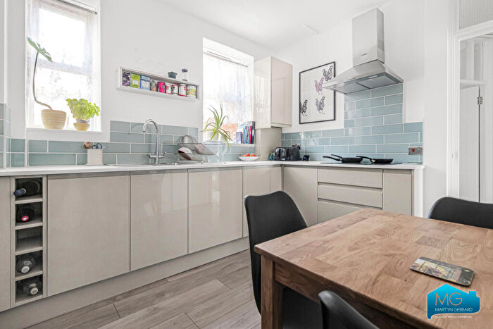 2 Bedroom Apartment To Rent In Hillrise Mansions, Warltersville Road, London, N19