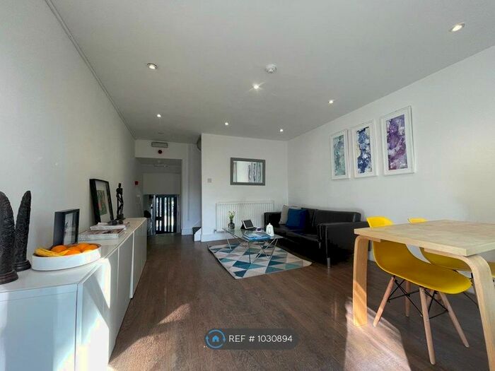 4 Bedroom Terraced House To Rent In Coburg Crescent, London, SW2