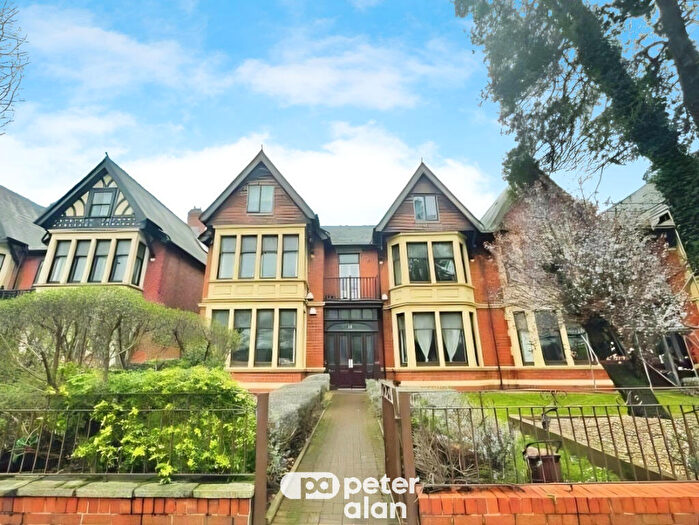 2 Bedroom Flat For Sale In Ninian Road, Cardiff, CF23