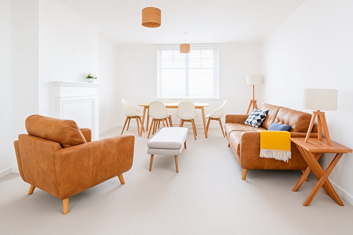 2 Bedroom Flat To Rent In Paultons Square, London, SW3