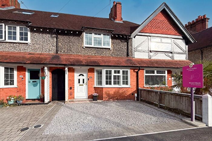 2 Bedroom Terraced House For Sale In Portlock Road, Maidenhead, Berkshire, SL6