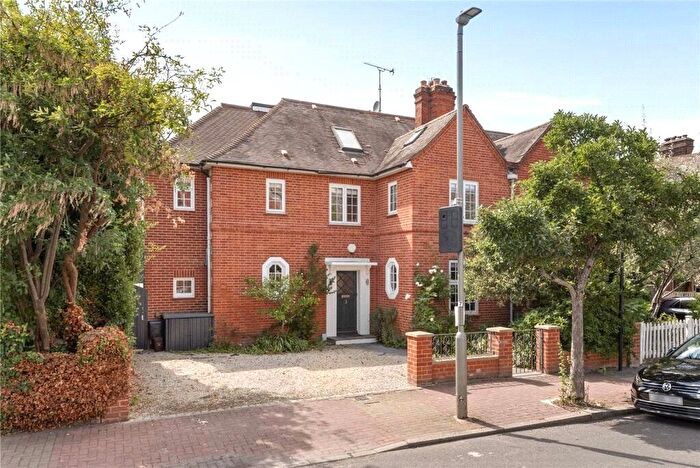 4 Bedroom Detached House To Rent In Ellerton Road, London, SW18