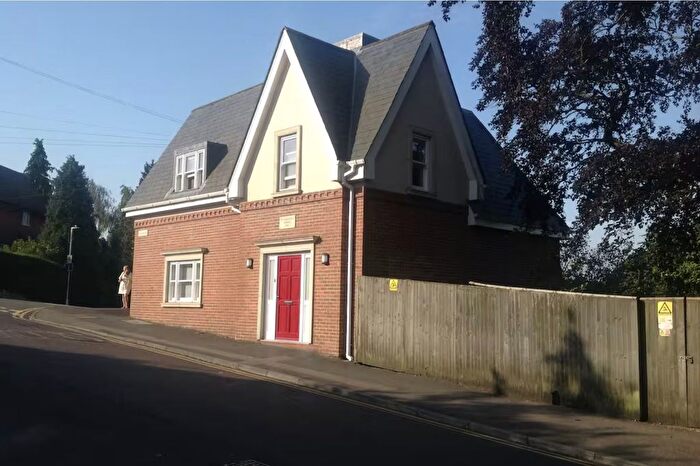 3 Bedroom Flat To Rent In South Park, Sevenoaks, Kent, TN13