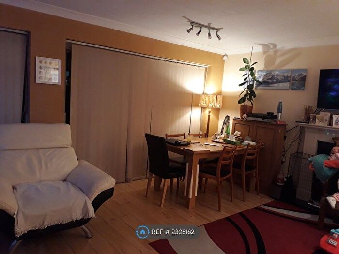 3 Bedroom Terraced House To Rent In Clyfton Close, Broxbourne, EN10