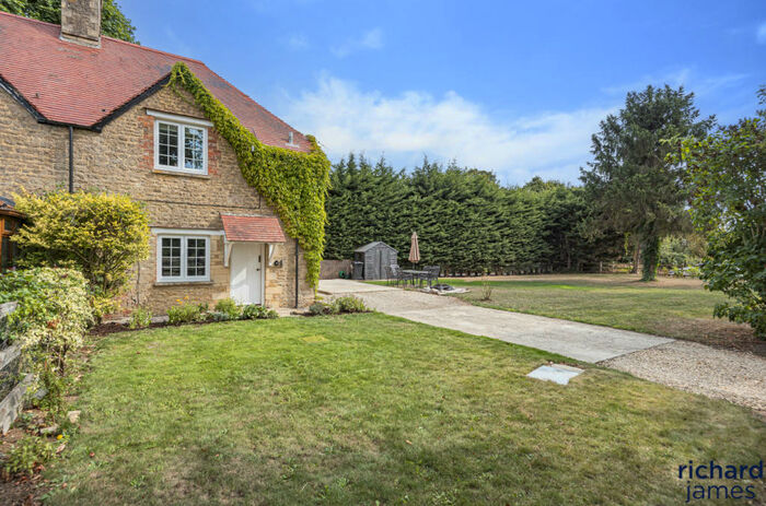 2 Bedroom Semi-Detached House For Sale In Warrens Cross, Lechlade, GL7