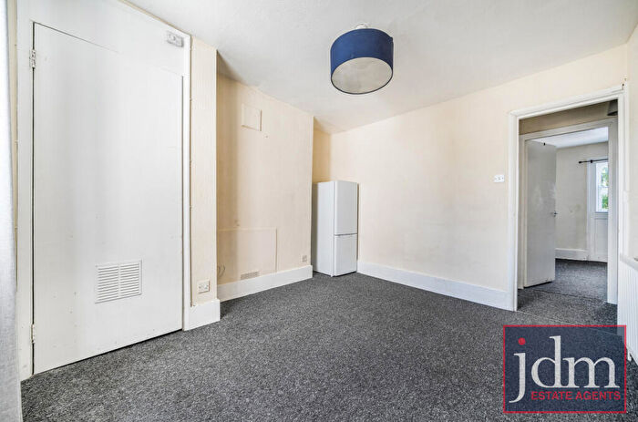 2 Bedroom Apartment To Rent In Brandram Road, London, SE13