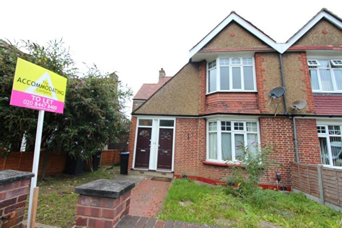 1 Bedroom Maisonette To Rent In Galliard Road, N9