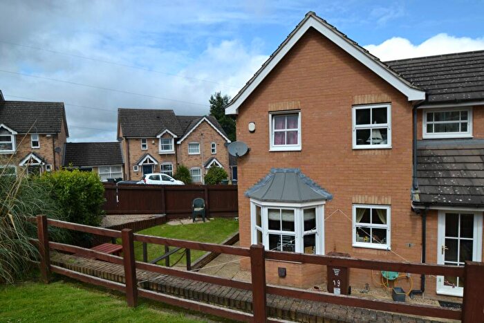 3 Bedroom End Of Terrace House For Sale In The Mistal, Thackley, BD10