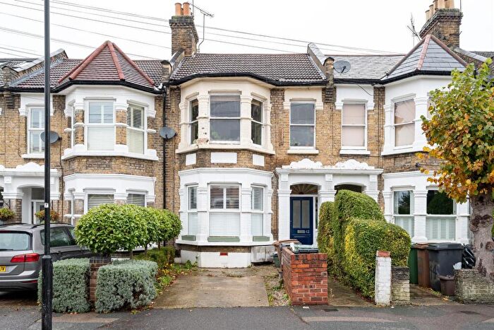 2 Bedroom House For Sale In Preston Road, Leytonstone, E11