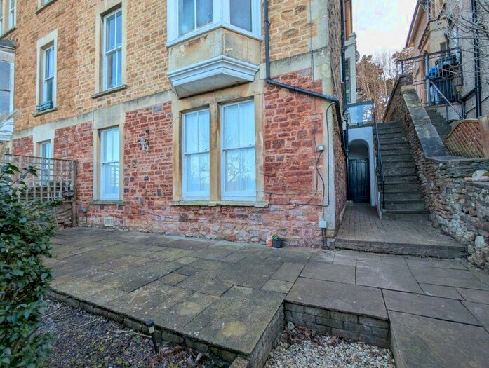 2 Bedroom Flat To Rent In Trelawney Road - Garden Flat -, BS6