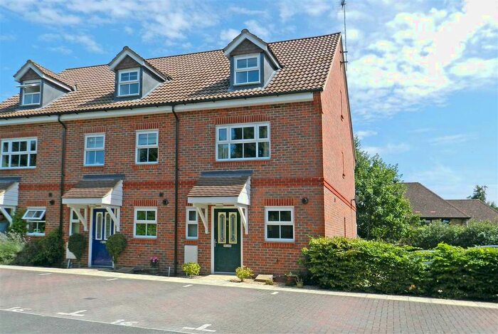 4 Bedroom End Of Terrace House To Rent In Talavera Close, Dukes Ride, Crowthorne, RG45