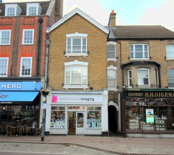 1 Bedroom Apartment To Rent In High Street, Berkhamsted, Hertfordshire, HP4