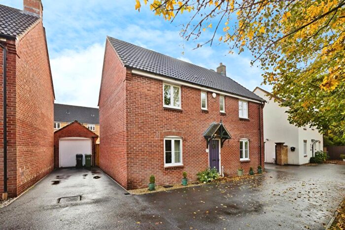 4 Bedroom Detached House For Sale In Shrewsbury Road, Yeovil, BA21