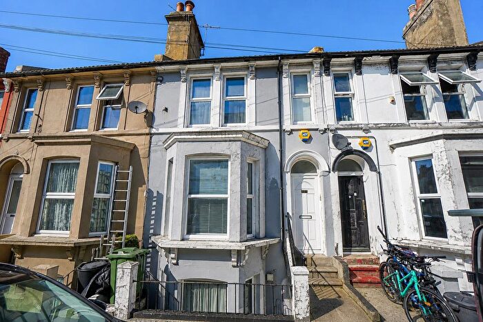 4 Bedroom Terraced House For Sale In Hughenden Road, Hastings, TN34