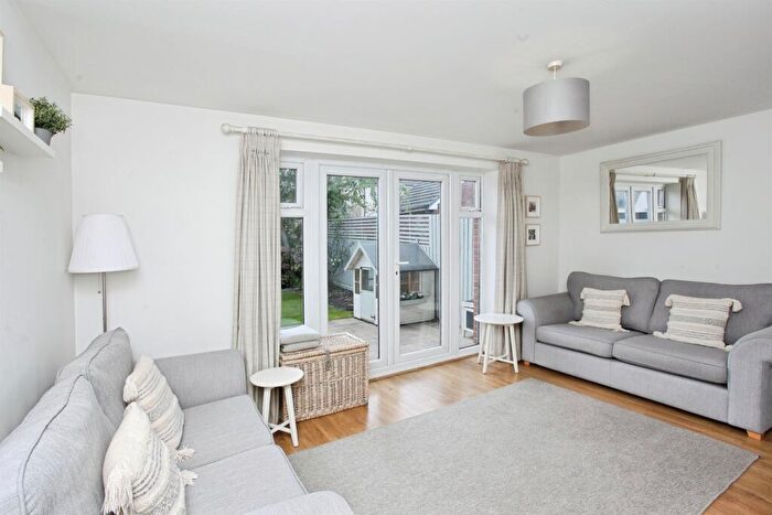 3 Bedroom Semi-Detached House For Sale In Bryn Celyn, Llanharry, Pontyclun, CF72