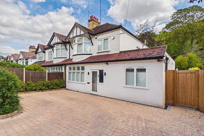 4 Bedroom Semi-Detached House For Sale In Kingswood Road, Tadworth, KT20
