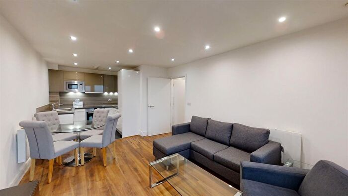 1 Bedroom Flat To Rent In Roehampton Lane, Roehampton, SW15