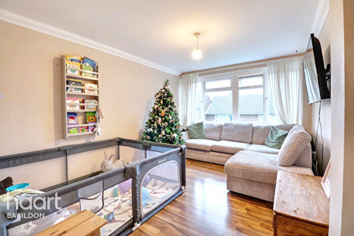 1 Bedroom Apartment For Sale In The Knares, Basildon, SS16