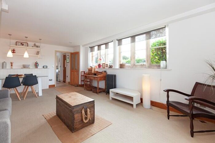 2 Bedroom Semi-Detached House To Rent In Temple Road, Temple Cowley, OX4