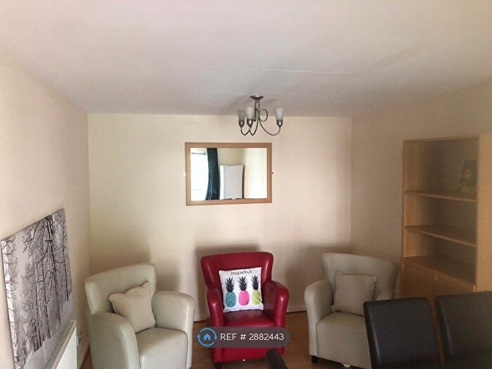 5 Bedroom Semi-Detached House To Rent In Larch St, Dundee, DD1