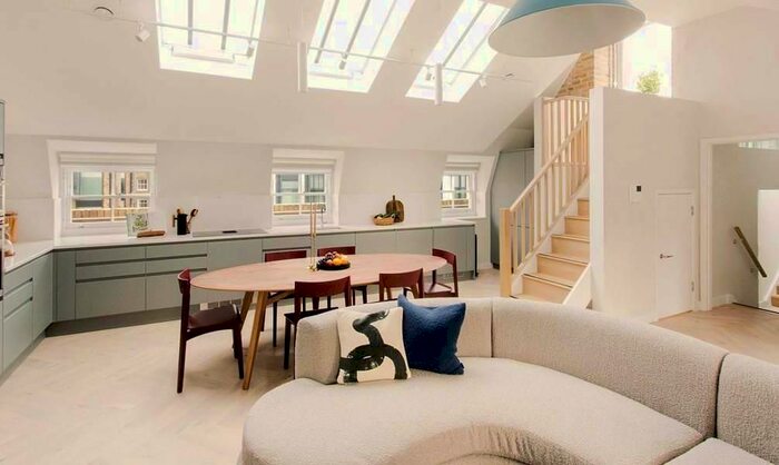 3 Bedroom Flat To Rent In Marylebone Lane, Marylebone, W1U