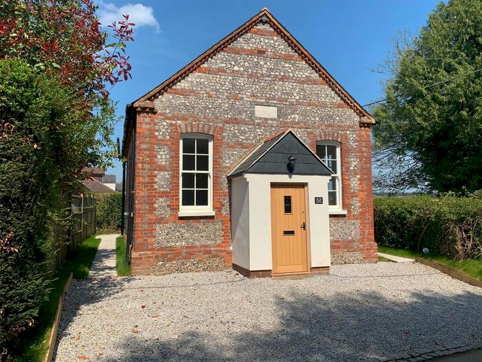 2 Bedroom Detached House For Sale In Wildhern, Andover, SP11