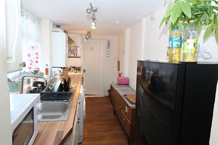 3 Bedroom Terraced House For Sale In Saunders Street, Gillingham, ME7