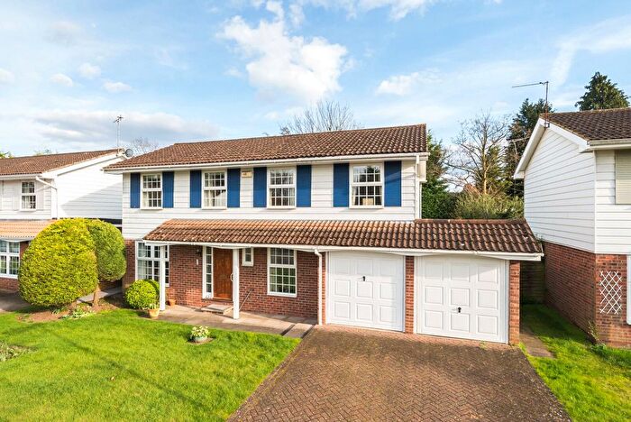 4 Bedroom Detached House For Sale In Pennington Drive, Weybridge, KT13