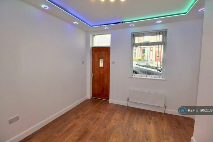 3 Bedroom Terraced House To Rent In Roe Lane, Sheffield, S3