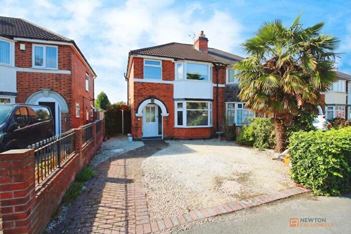 3 Bedroom Semi-Detached House For Sale In Stonesby Avenue, Leicester, LE2