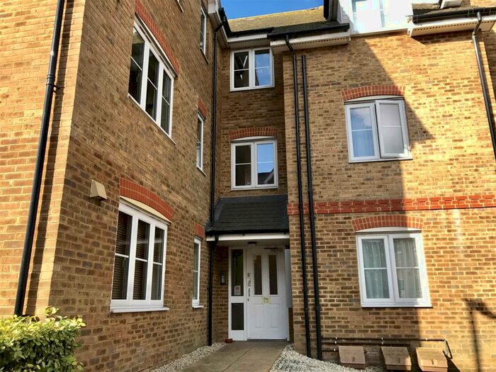 2 Bedroom Apartment To Rent In Wherry Close, Margate, CT9