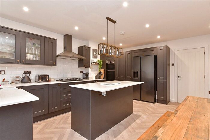 2 Bedroom Semi-detached House For Sale In Haig Avenue, Rochester, Kent, ME1