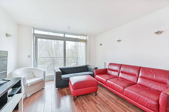 3 Bedroom Flat For Sale In West Parkside, Greenwich Millennium Village, London, SE10