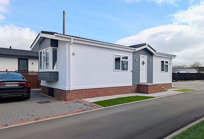 2 Bedroom Park Home For Sale In The Leigh, Gloucester, GL19