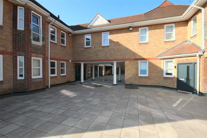 2 Bedroom Flat To Rent In The Courtyard, High Street, Staines-Upon-Thames, Staines-Upon-Thames, Middlesex, TW18