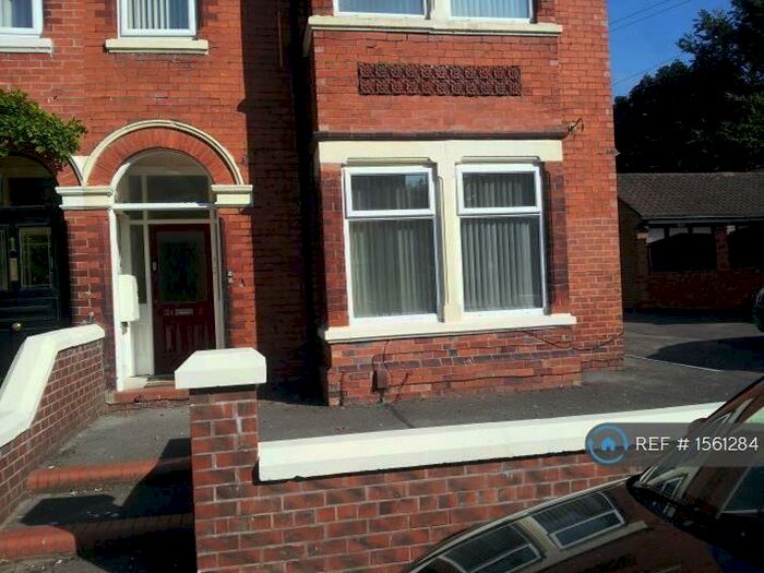 5 Bedroom Flat To Rent In Lancaster Avenue, Newcastle, ST5