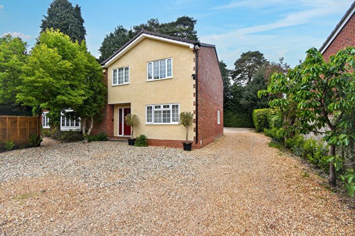 6 Bedroom Detached House For Sale In Vicarage Gardens, Ascot, SL5