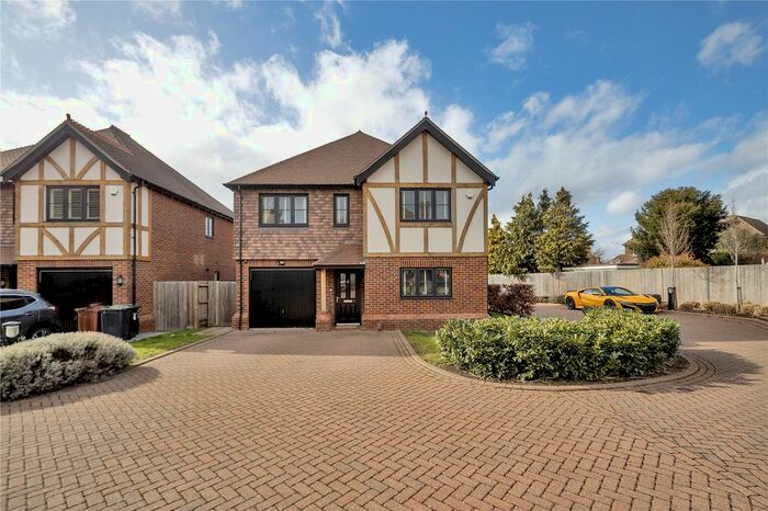 4 Bedroom Detached House For Sale In Pomarium Close, Gravesend, DA11