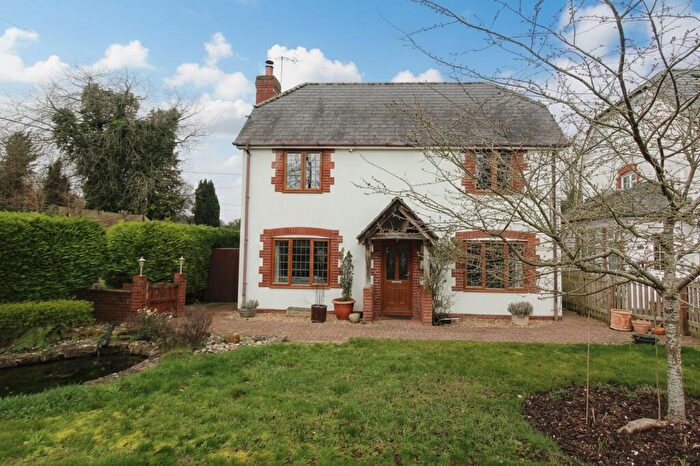 4 Bedroom Detached House For Sale In Chine Road, Upper Woodford, SP4