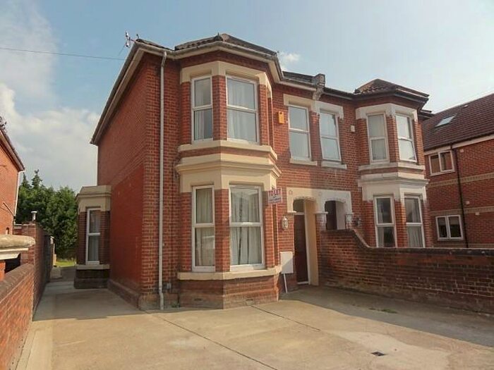 3 Bedroom Flat To Rent In Alma Road, Portswood, Southampton, SO14