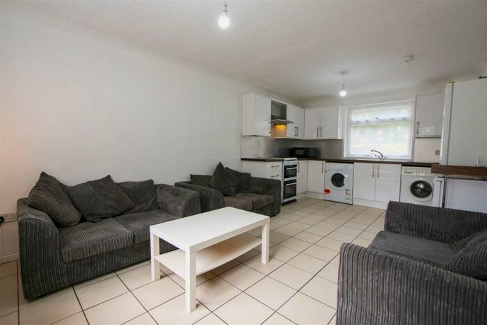 6 Bedroom House To Rent In Roman Way, Birmingham, B15