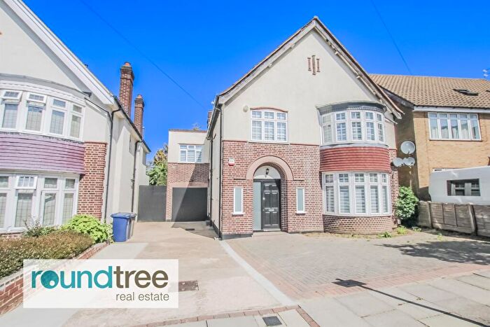 5 Bedroom Detached House To Rent In Highfield Gardens, Golders Green, NW11