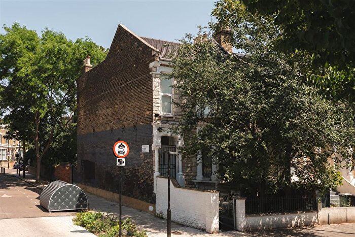 4 Bedroom Property For Sale In Brooke Road, London, N16