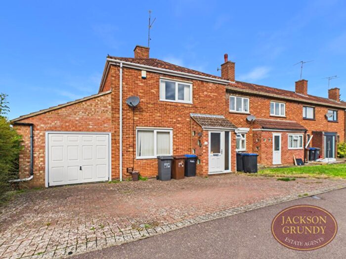 2 Bedroom End Of Terrace House For Sale In Aynho Crescent, Kingsthorpe, NN2